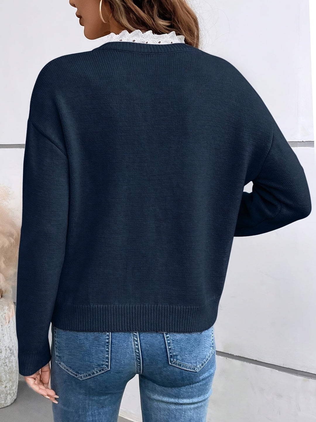 Isabella – Sweater with Lace Detail