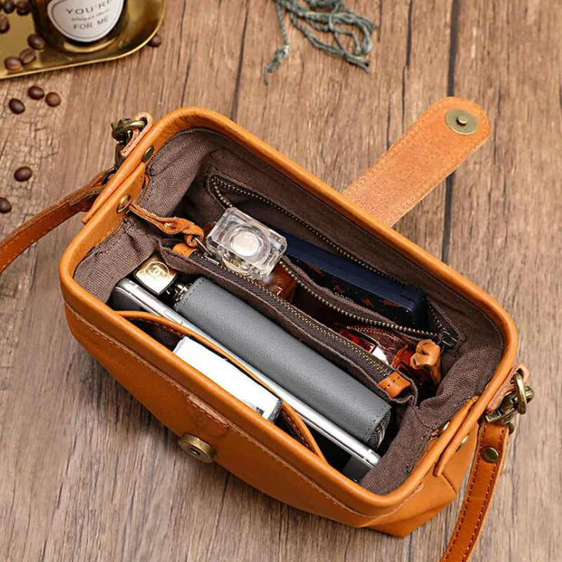 Ivy - Mini Leather Shoulder Bag